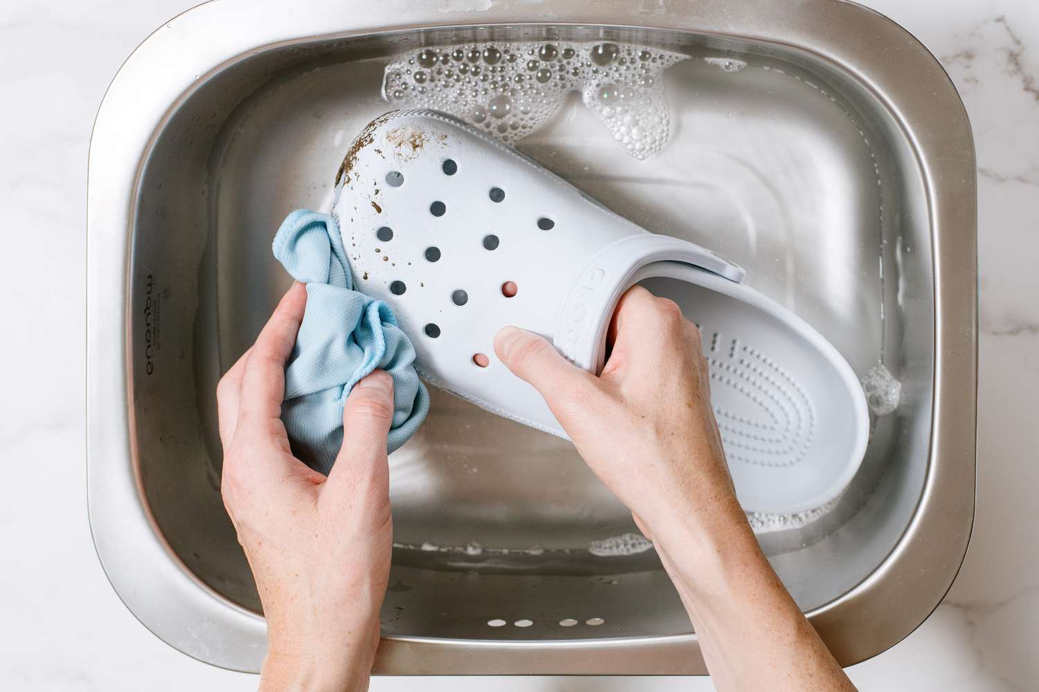 Clog How To Clean Crocs White How To Clean Your White Crocs Snow